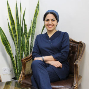 تصویر دکتر مهدخت سادات معنوی